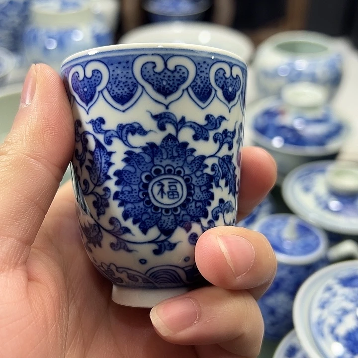 微瑕柴窑点工缠枝花卉福闻香杯