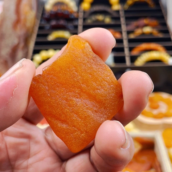 琥珀颈饰未镶嵌吊坠
