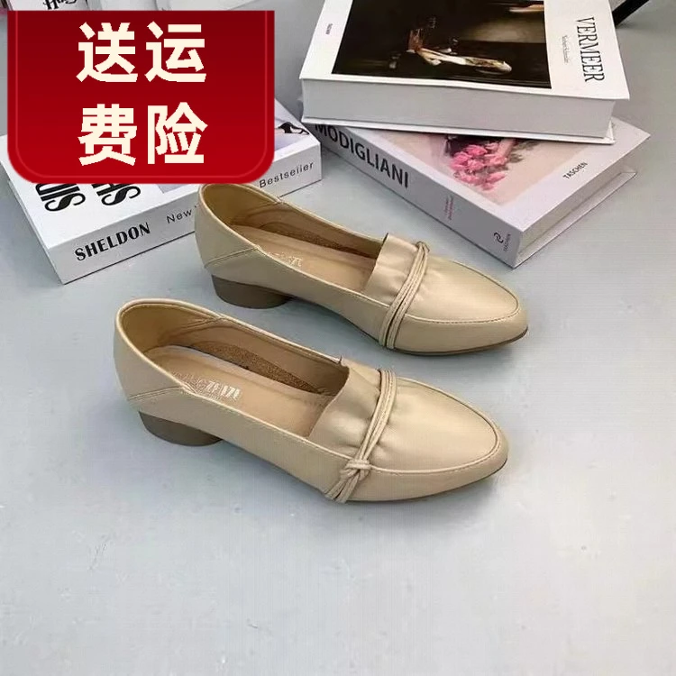 ins潮牌复古新款洋气软底单鞋浅口尖头平跟妈妈秋季橡胶底面一脚