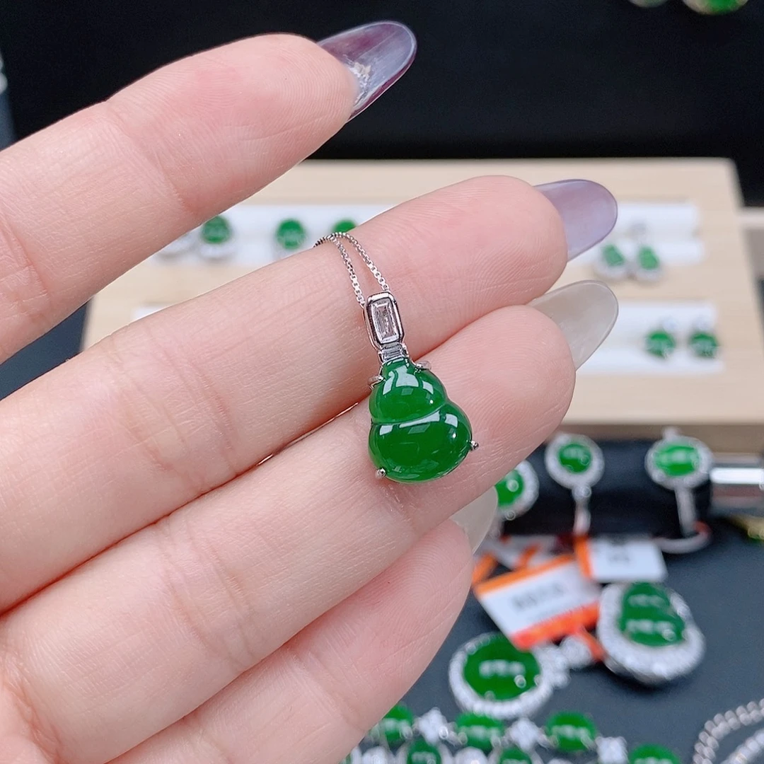 翡翠银S925镶嵌颈饰翡翠吊坠