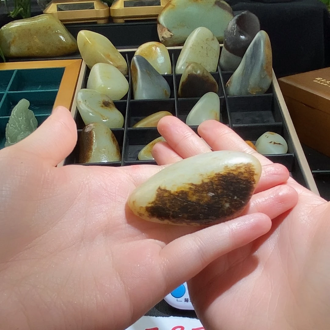 和田玉未镶嵌颈饰D****l
