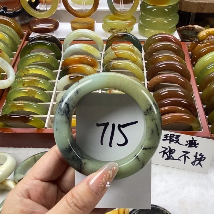 蛇纹石玉未镶嵌手镯55