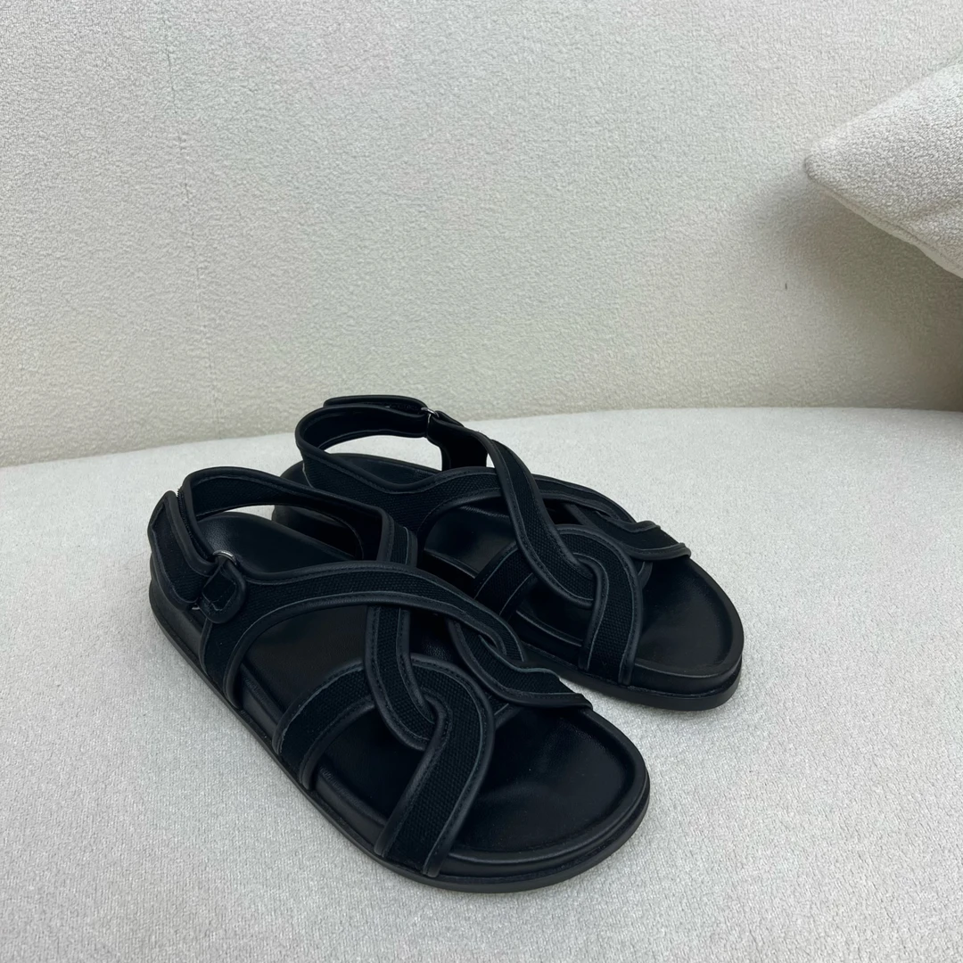 【MEINLY  CHEN】高端设计师款休闲夏季百搭舒适时尚凉鞋2302