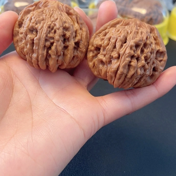 文玩核桃吊坠阿*博楼子