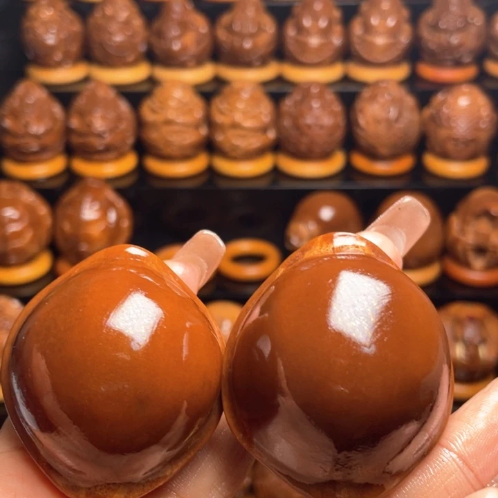 橄榄核把件浪*橄榄雕刻