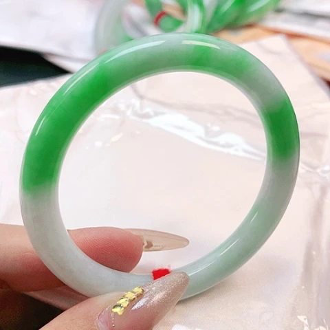 未镶嵌手镯翡翠2656