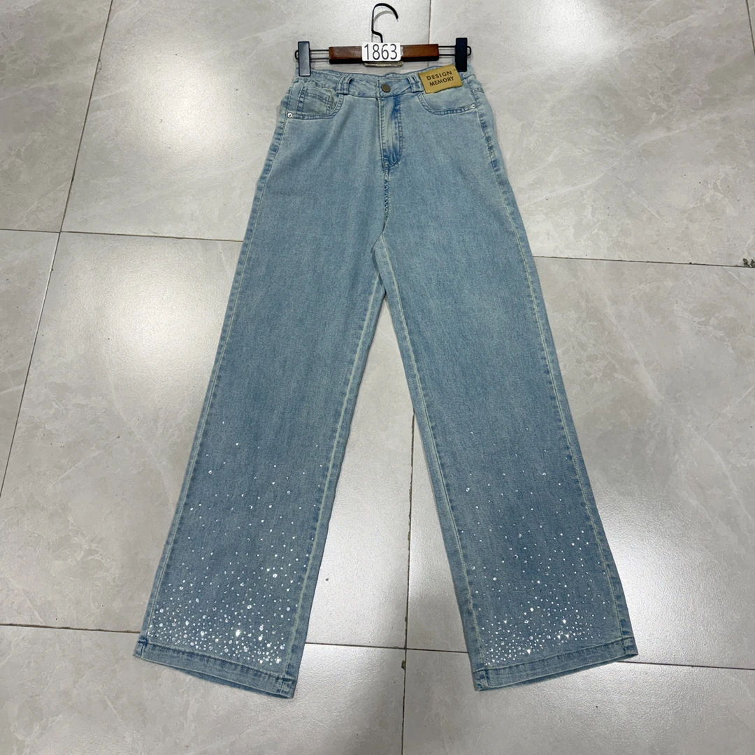 西西实拍1863春夏轻薄舒适牛仔裤烫钻