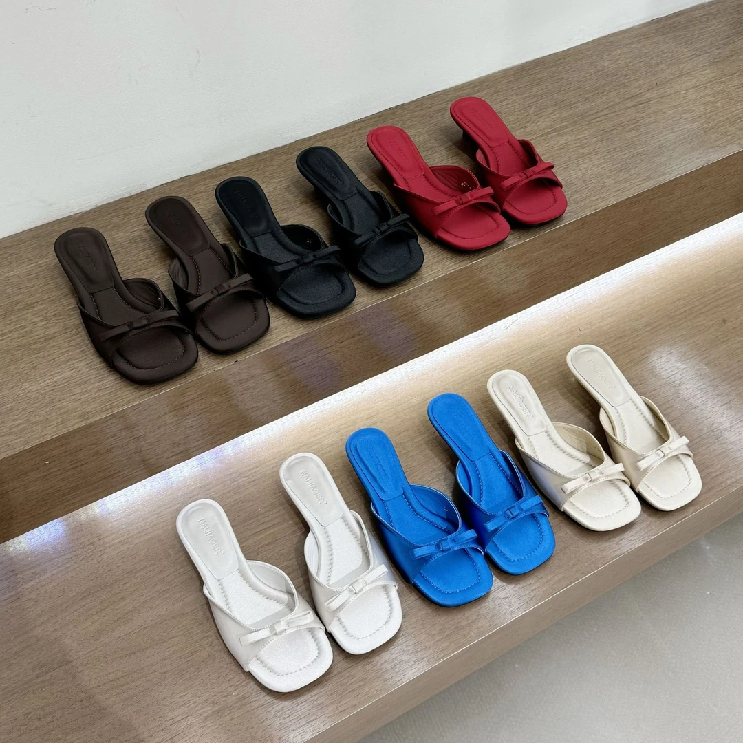 坡跟一字凉拖银色仙女拖鞋女2025新款夏季外穿配裙子气质凉拖鞋女