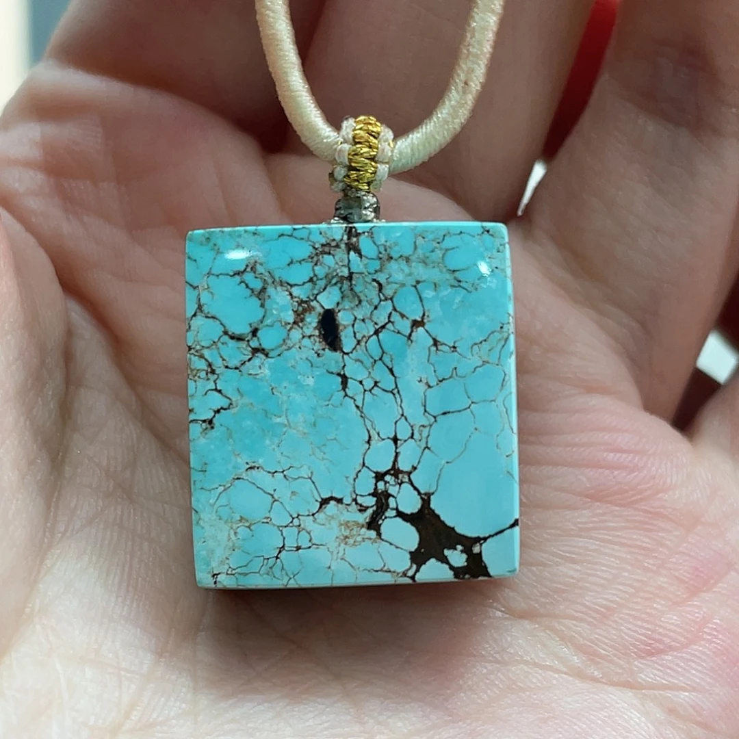 绿松石未镶嵌颈饰