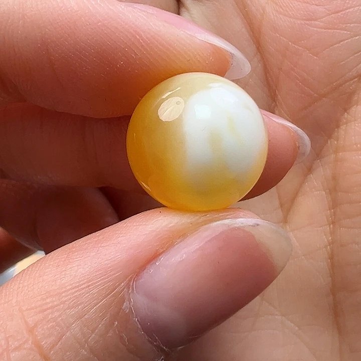 蜜蜡未镶嵌珠宝奇石