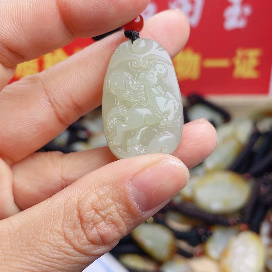 和田玉颈饰未镶嵌