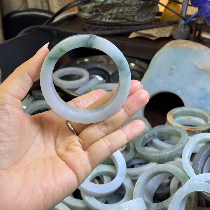 丢***丢定制翡翠未镶嵌53正圈