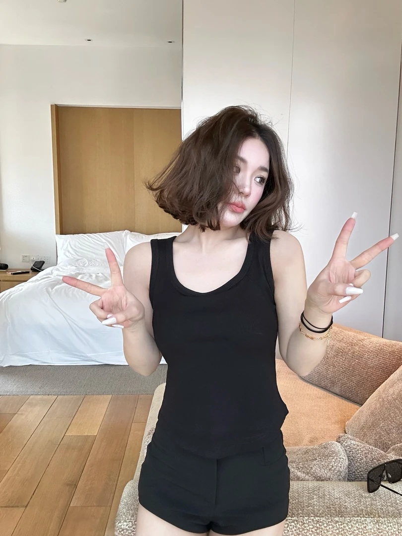 XIA.【女权】带胸垫弹力工字背心