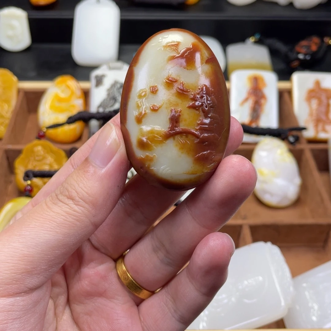 颈饰未镶嵌和田玉（配绳）