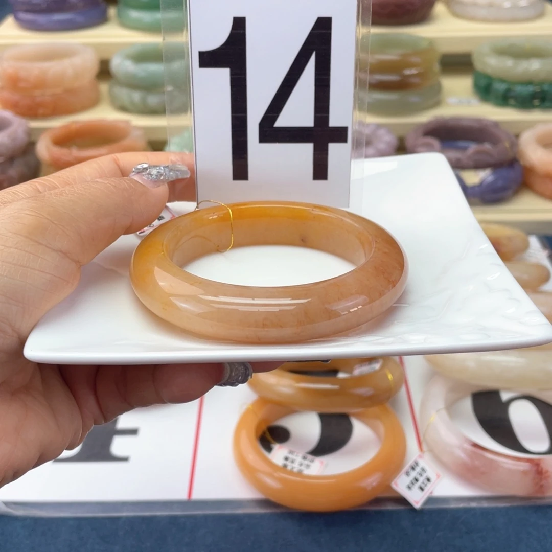 石英质玉未镶嵌手镯