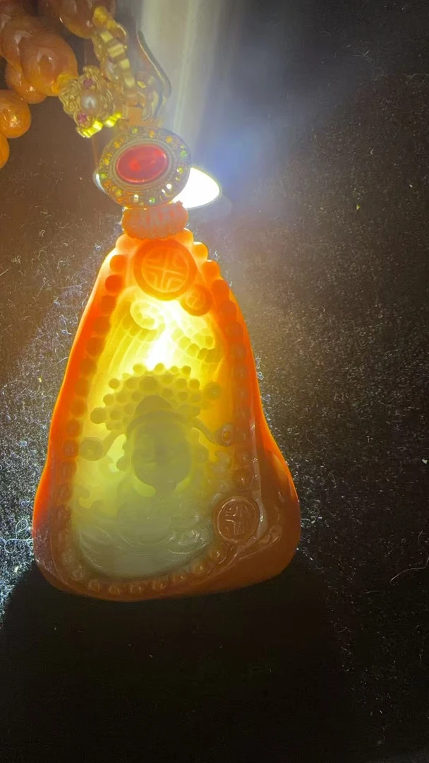 天然缅甸翡翠吊坠2095