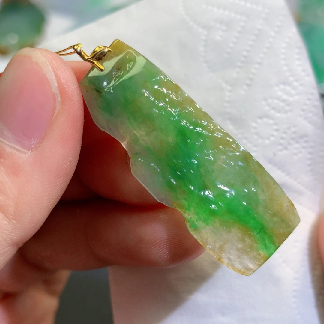 【闪购商品】翡翠吊坠(不含链)未镶嵌