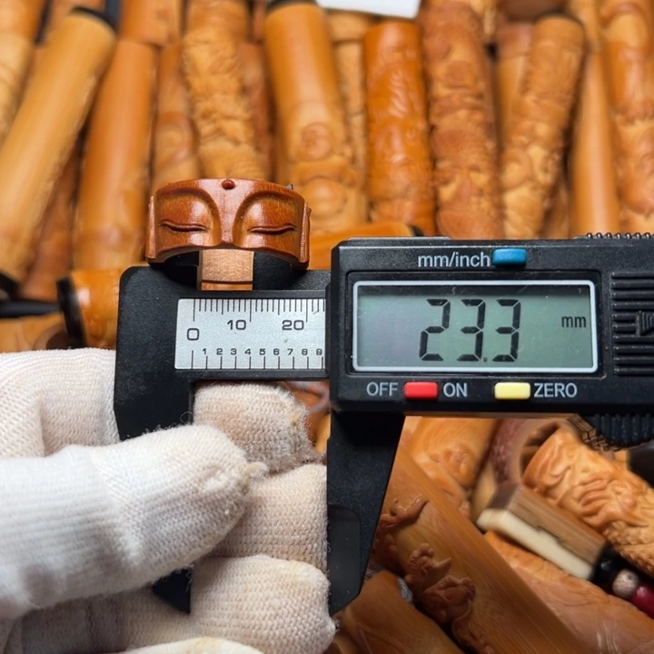 实心竹雕刻手把件