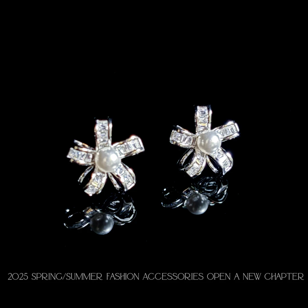 铜合金耳饰  镀k金 2025新款C6421【露薇花忆】BABA BOX 耳钉