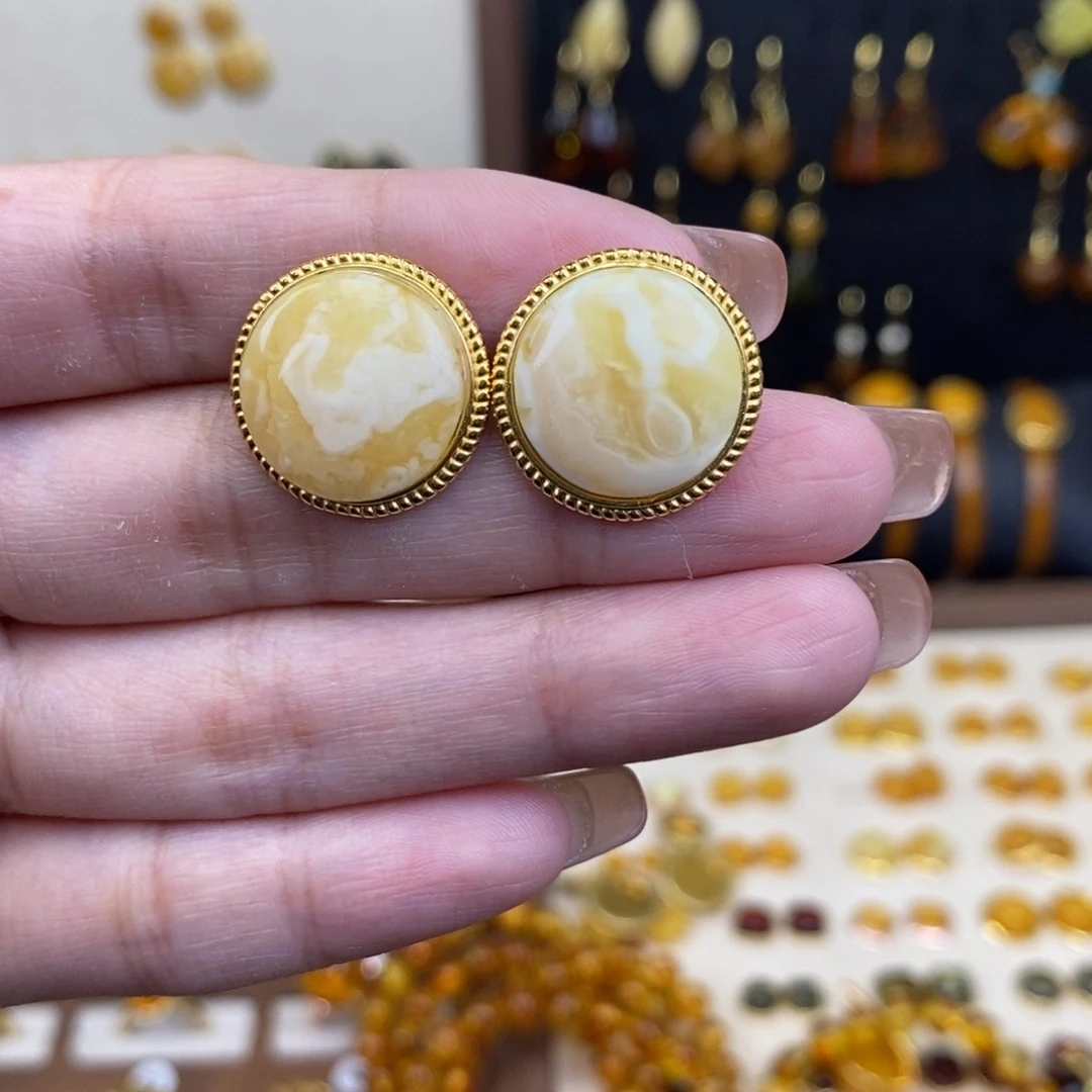 裸石琥珀未镶嵌成品