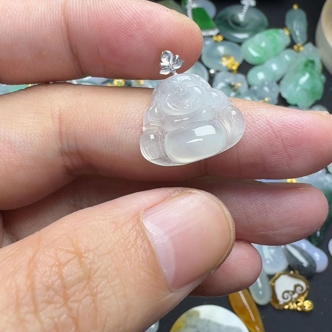 翡翠18K金镶嵌颈饰小佛公