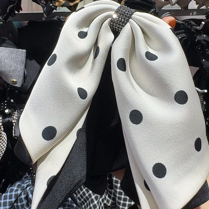 皮质铁合金波点蝴蝶结