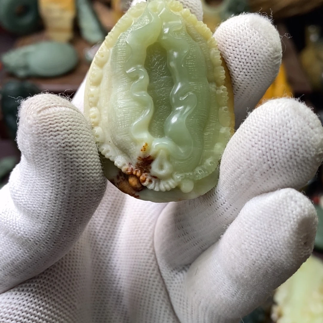 乌***鸦岫岩河磨玉（透闪石质玉）未镶嵌挂件