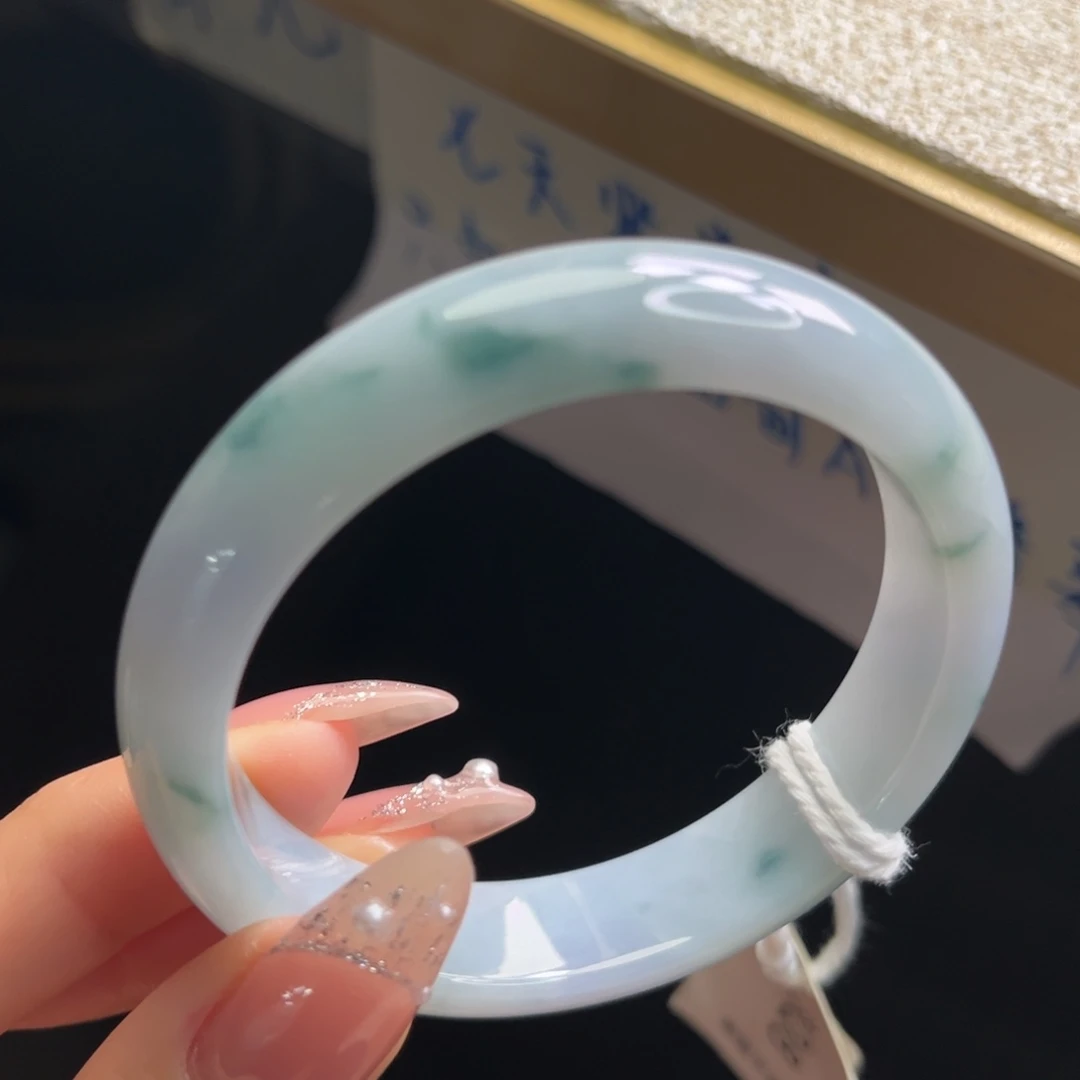 翡翠未镶嵌手镯手镯