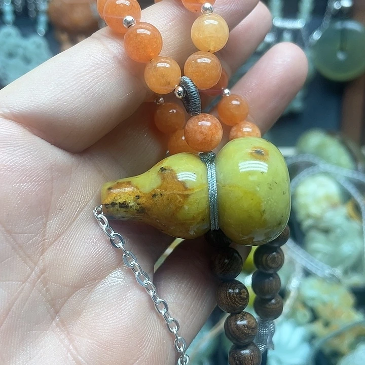 未镶嵌蛇纹石玉颈饰