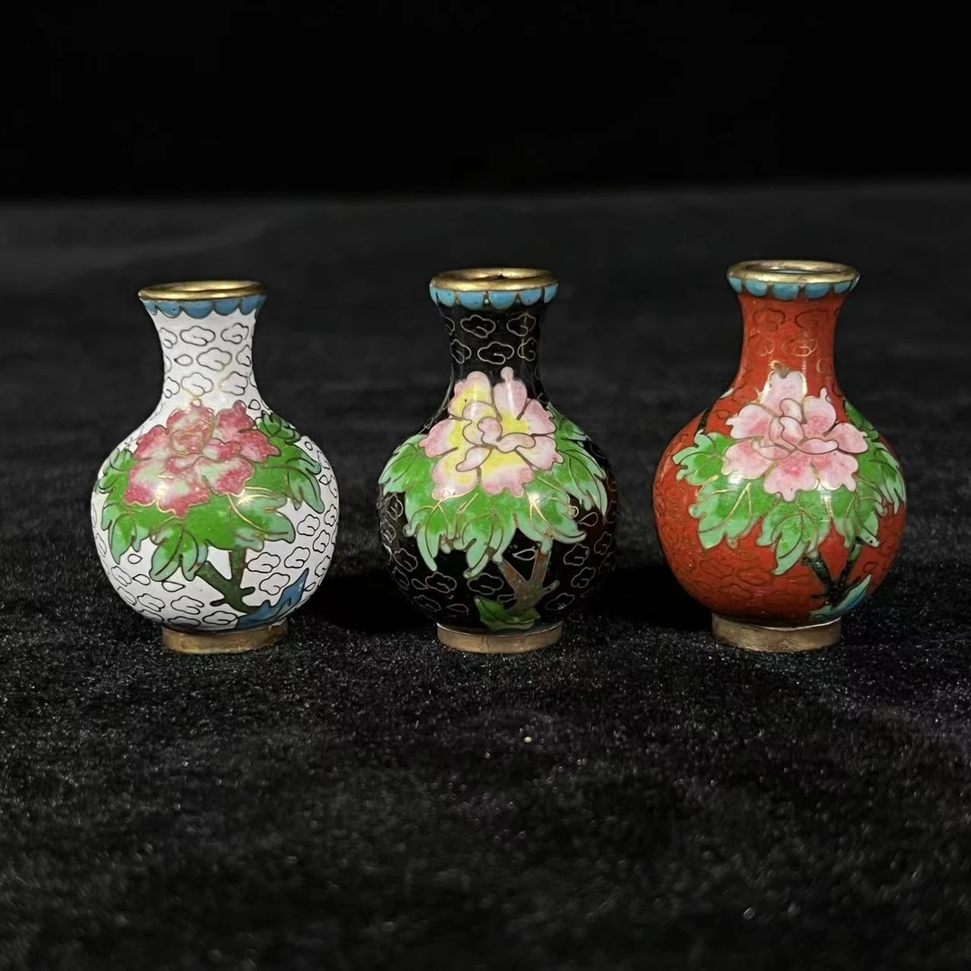 Lot21:  铜胎 景泰蓝瓶一组H：5.2cm