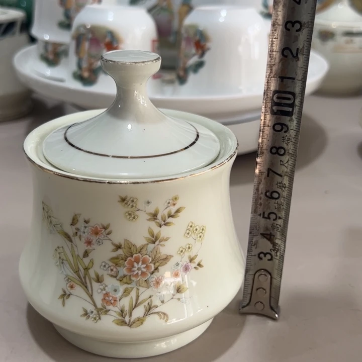 瓷片陶瓷制品春蕾罐