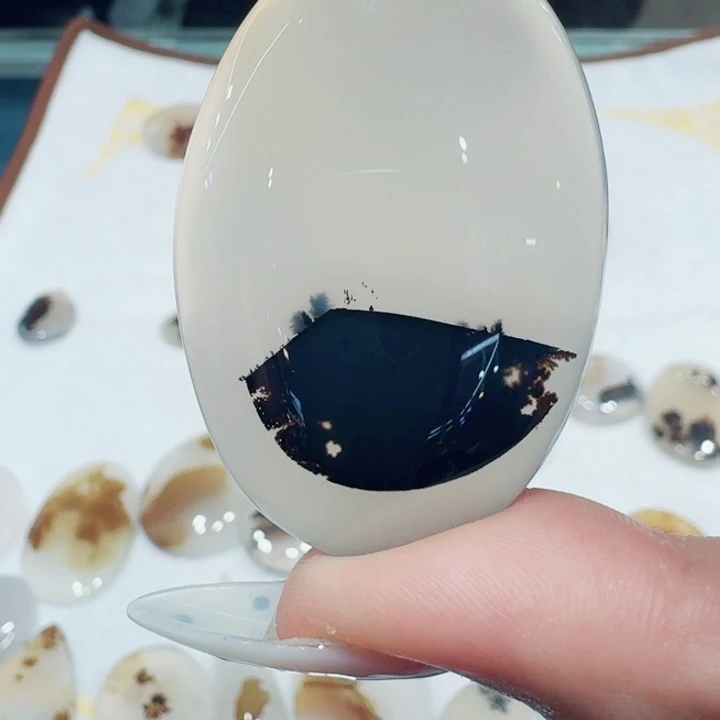 玛瑙/玉髓未镶嵌珠宝奇石