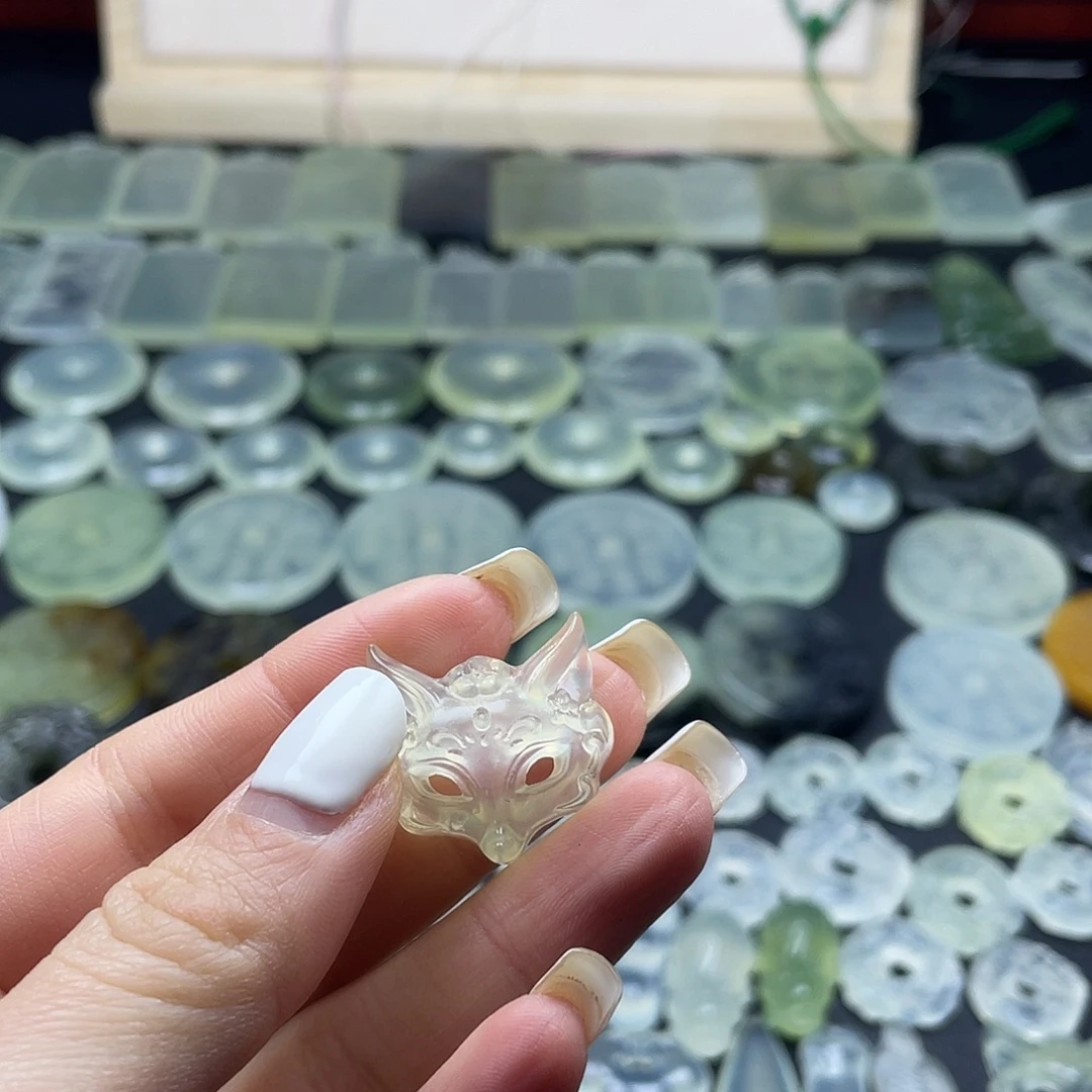 岫玉未镶嵌项圈狐狸面具