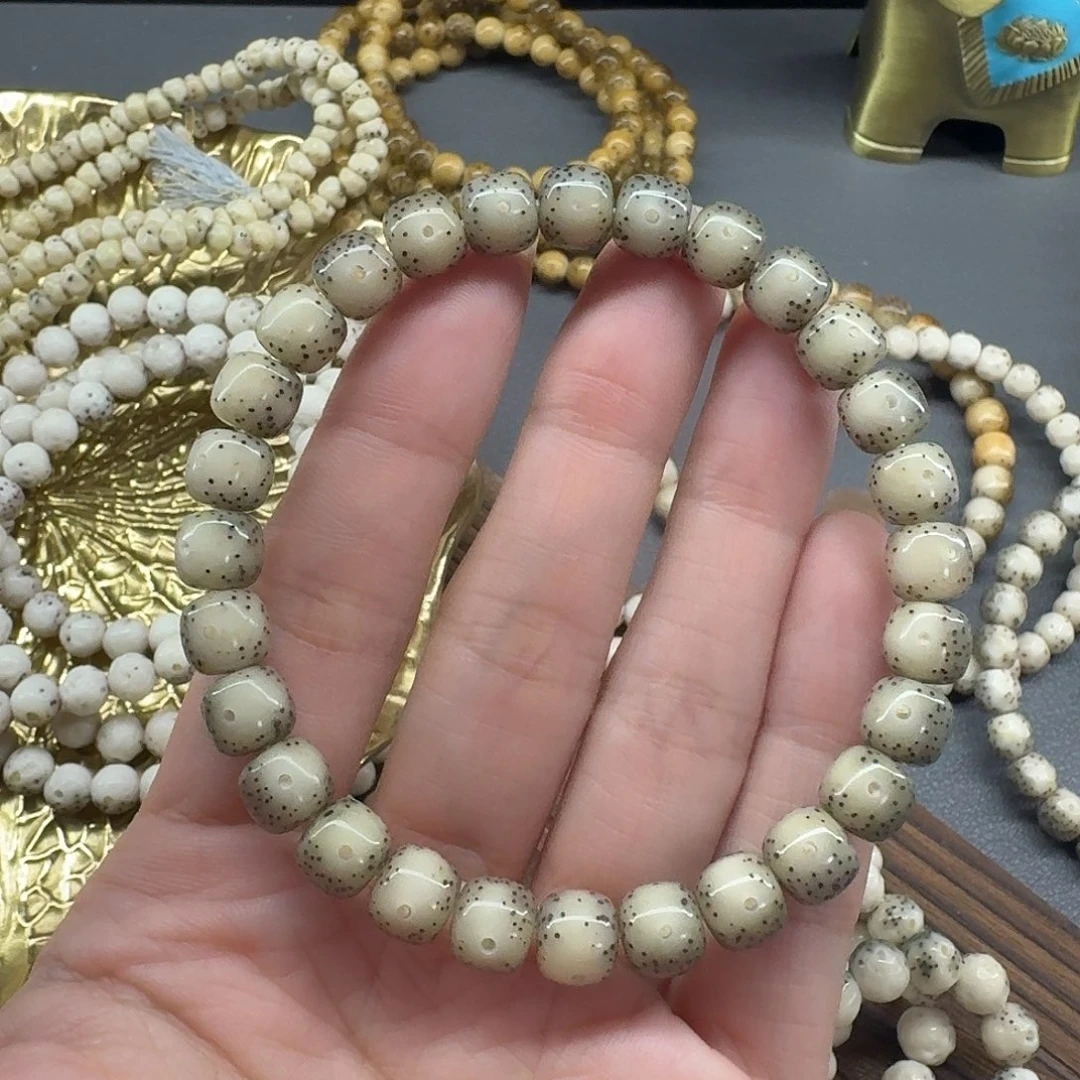 吊坠星月菩提8×7糯冰透羊油料老型单圈