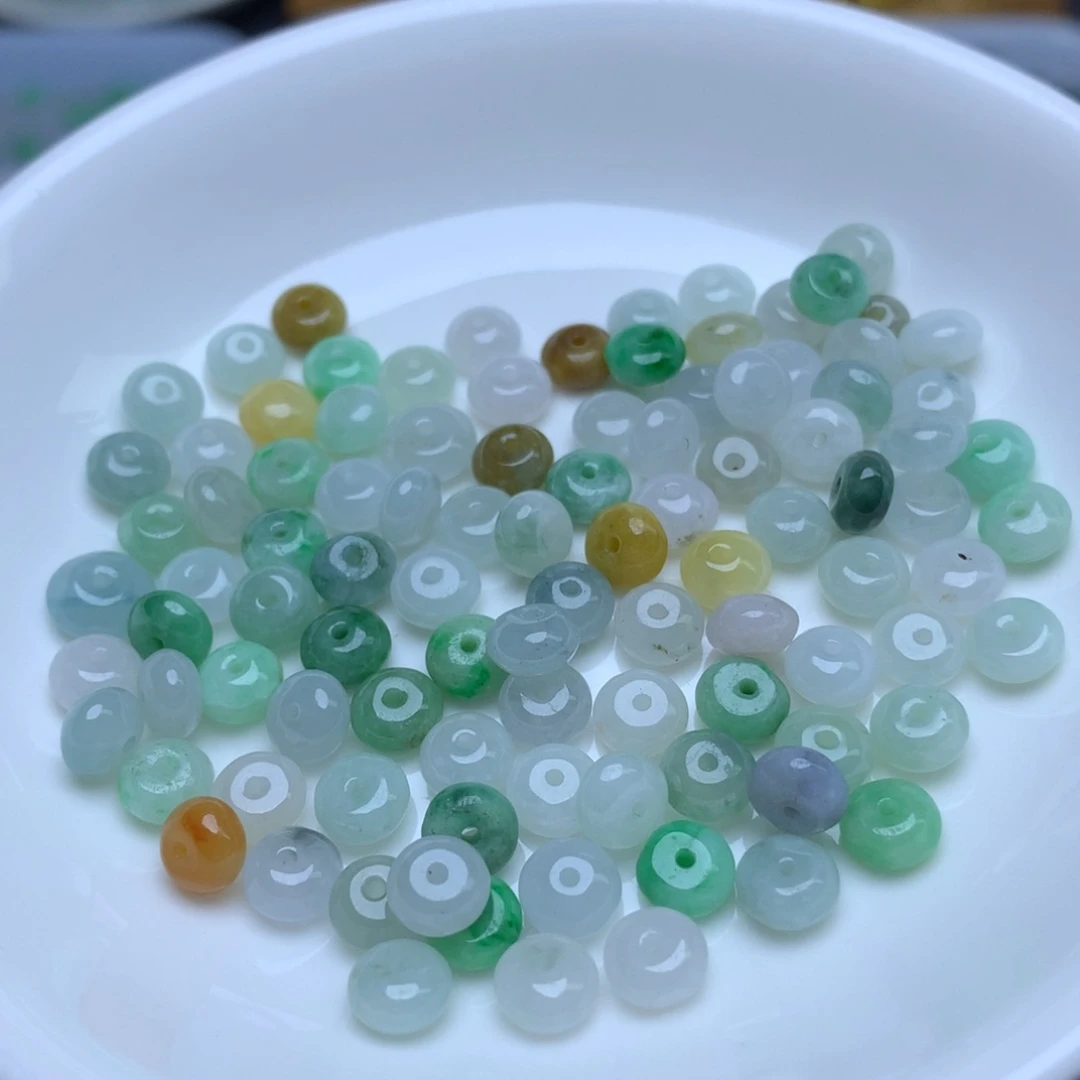 【闪购商品】翡翠手链未镶嵌卡3.6乘6.2冰三彩鼓珠40个