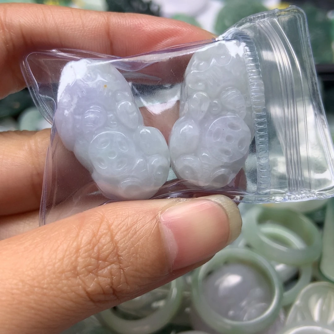 翡翠颈饰未镶嵌天然翡翠