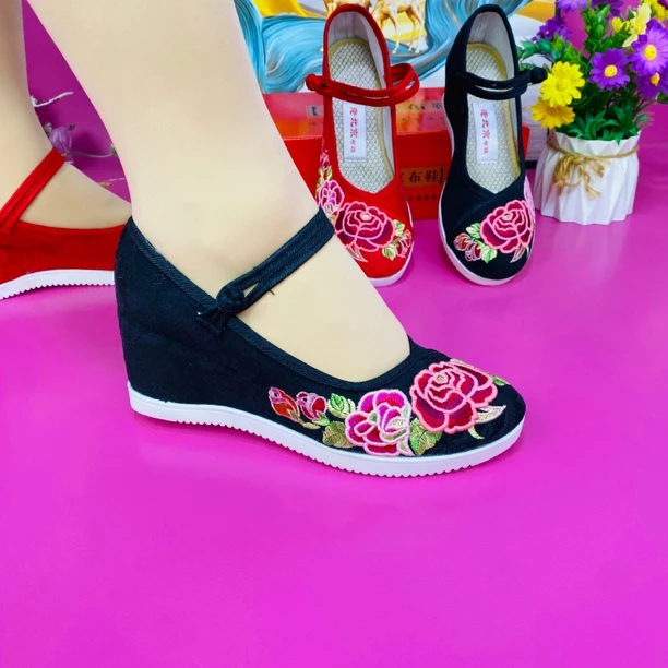 绣花民族风透气布鞋圆头中年女鞋内增高舞蹈鞋妈妈鞋鞋子单鞋古风