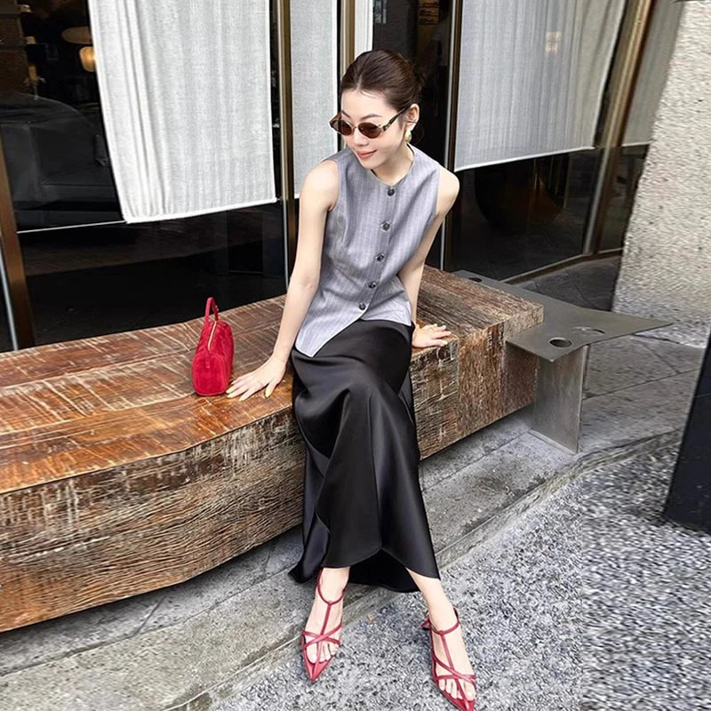 极简御姐气质穿搭条纹显瘦马甲背心时尚高级感显瘦半身裙女两件套