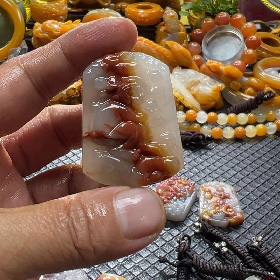 石英质玉未镶嵌颈饰