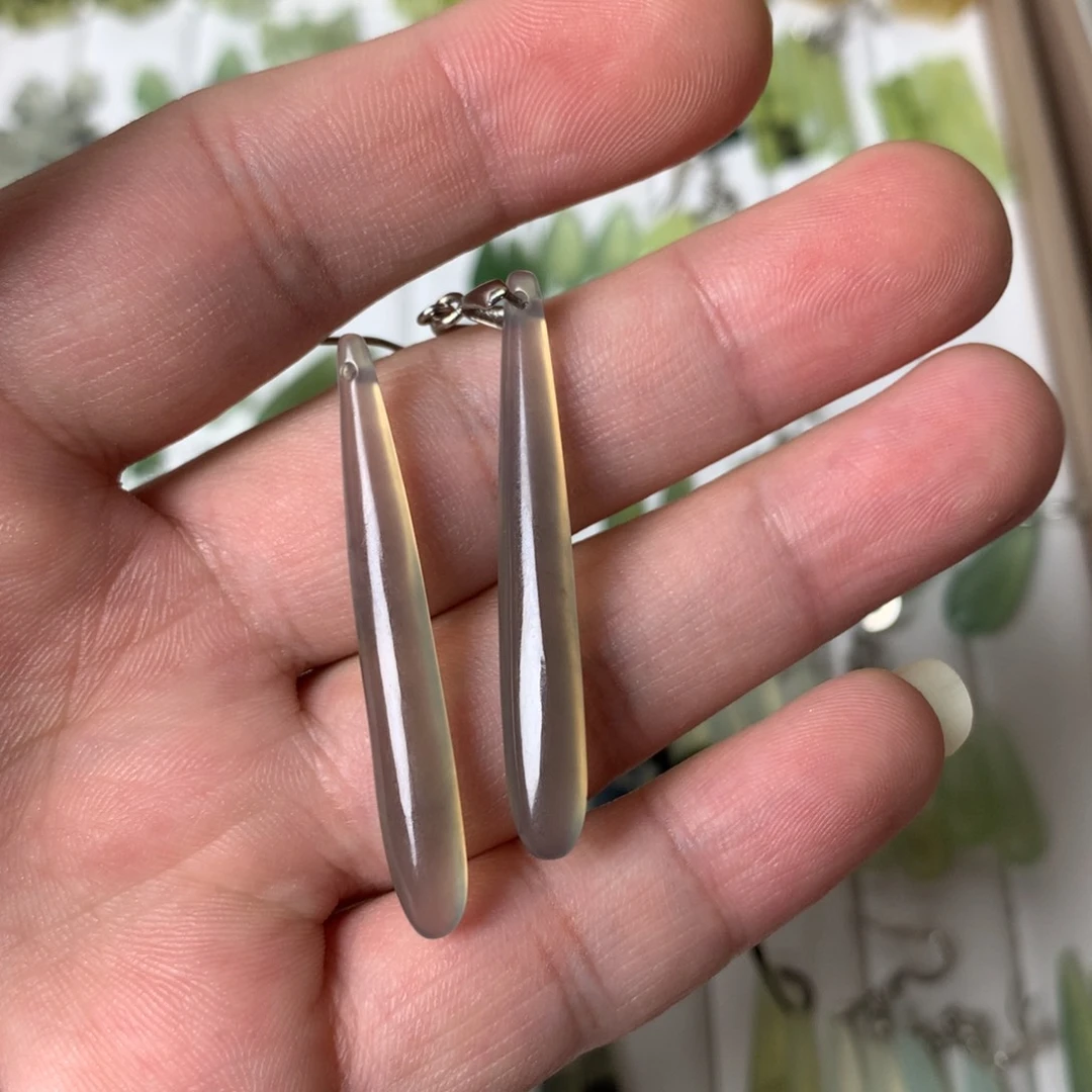 蛇纹石玉耳环未镶嵌