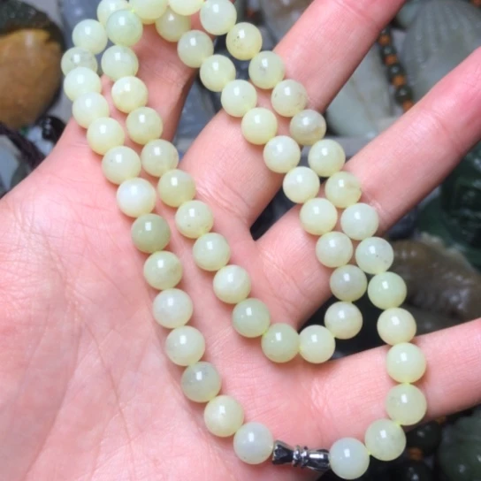 和田玉未镶嵌把件