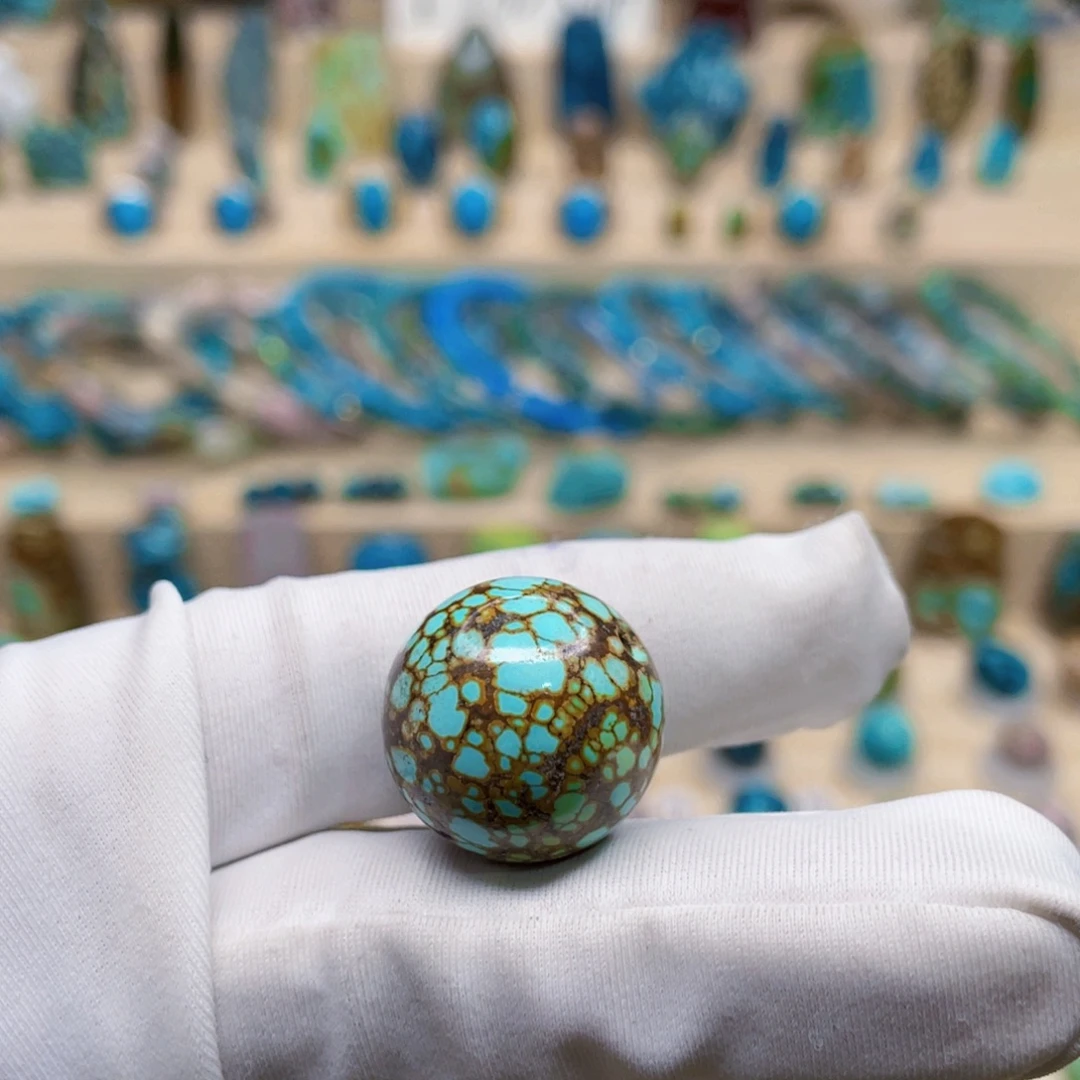 绿松石未镶嵌珠宝奇石