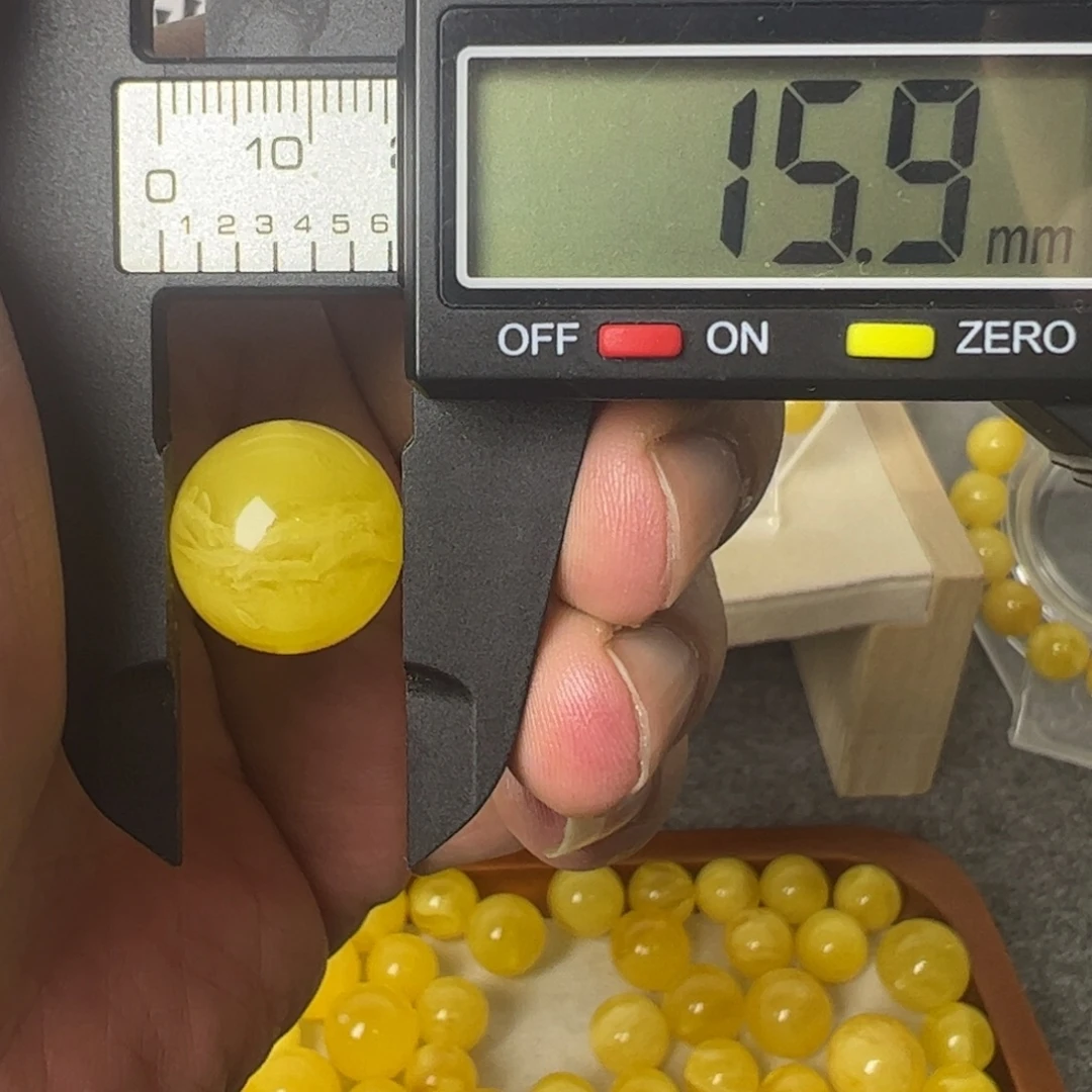 琥珀未镶嵌裸石微瑕49