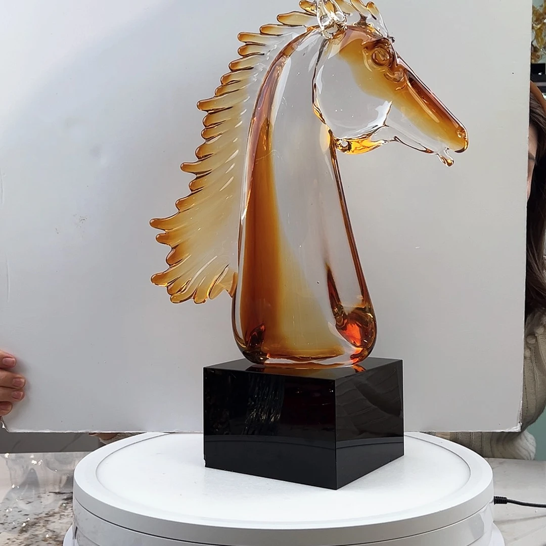 茶盏琉璃水晶马首