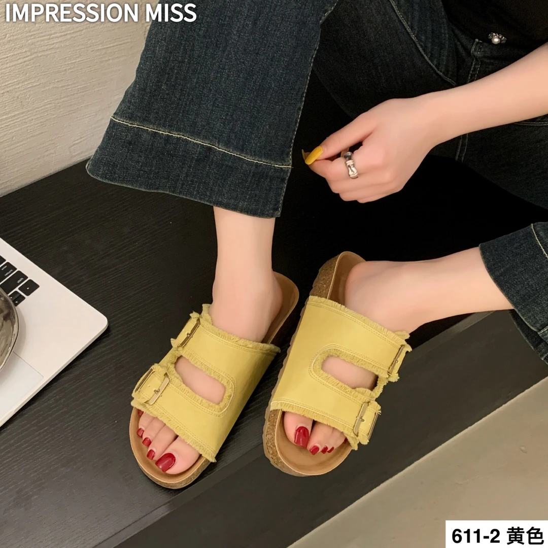 （611-2）时尚百搭平底一字拖鞋 跟高3公分