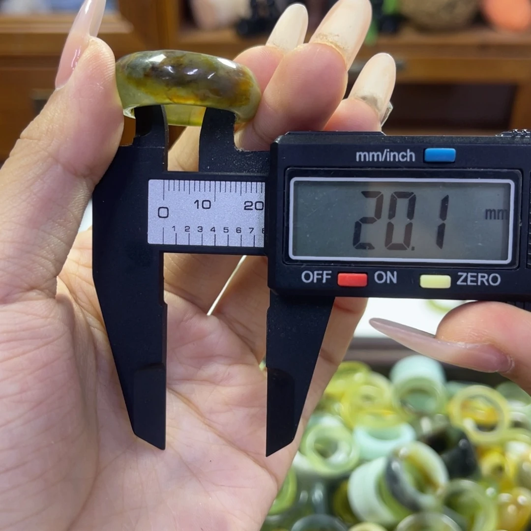 蛇纹石玉未镶嵌手镯瑕疵157