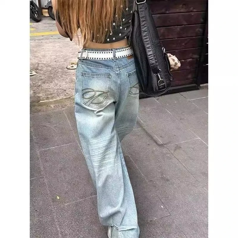 高级感口袋刺绣直筒牛仔裤女秋季辣妹宽松显瘦藏肉阔腿长裤