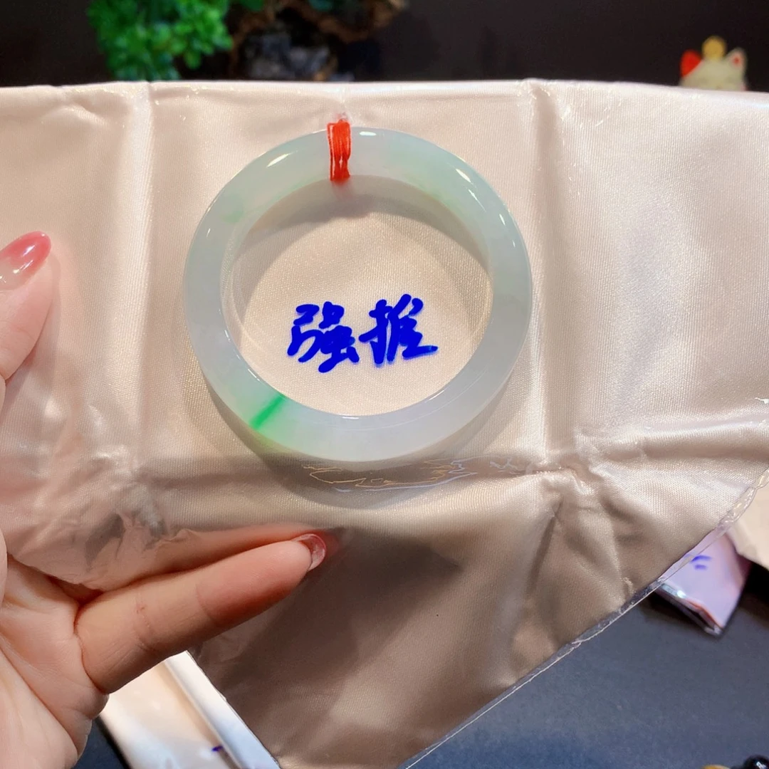 翡翠未镶嵌手镯翡翠手镯