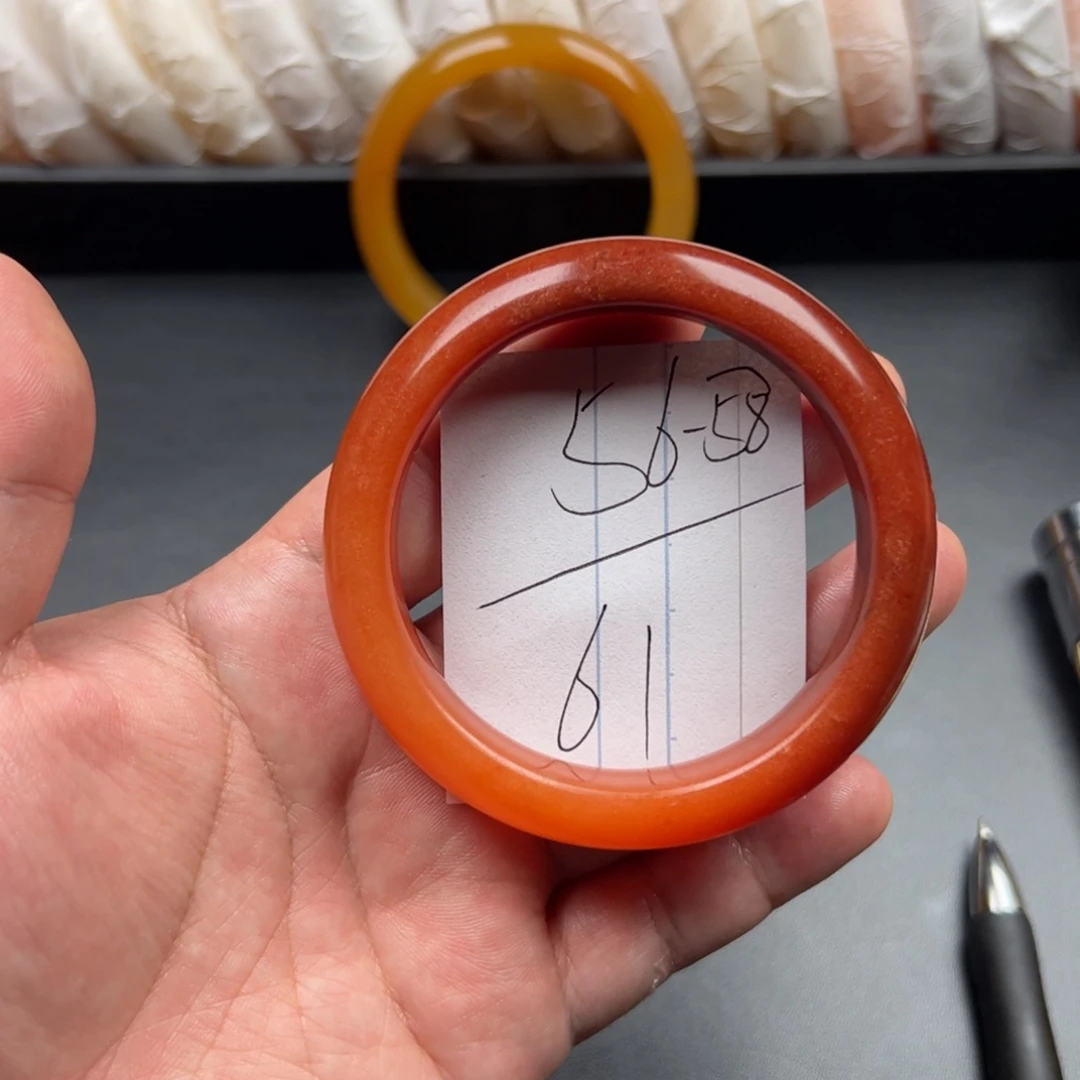 石英质玉（黄龙玉）手镯未镶嵌61