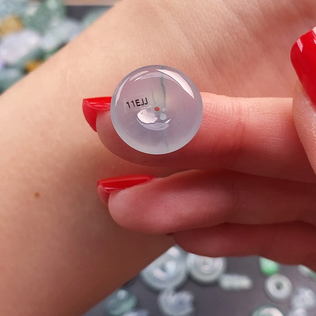 翡翠未镶嵌颈饰平安扣